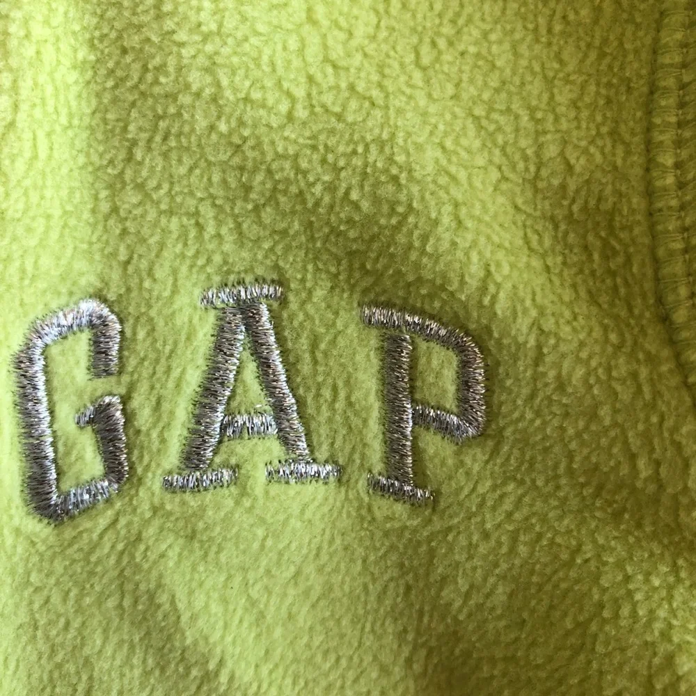 Gap sweater size 4